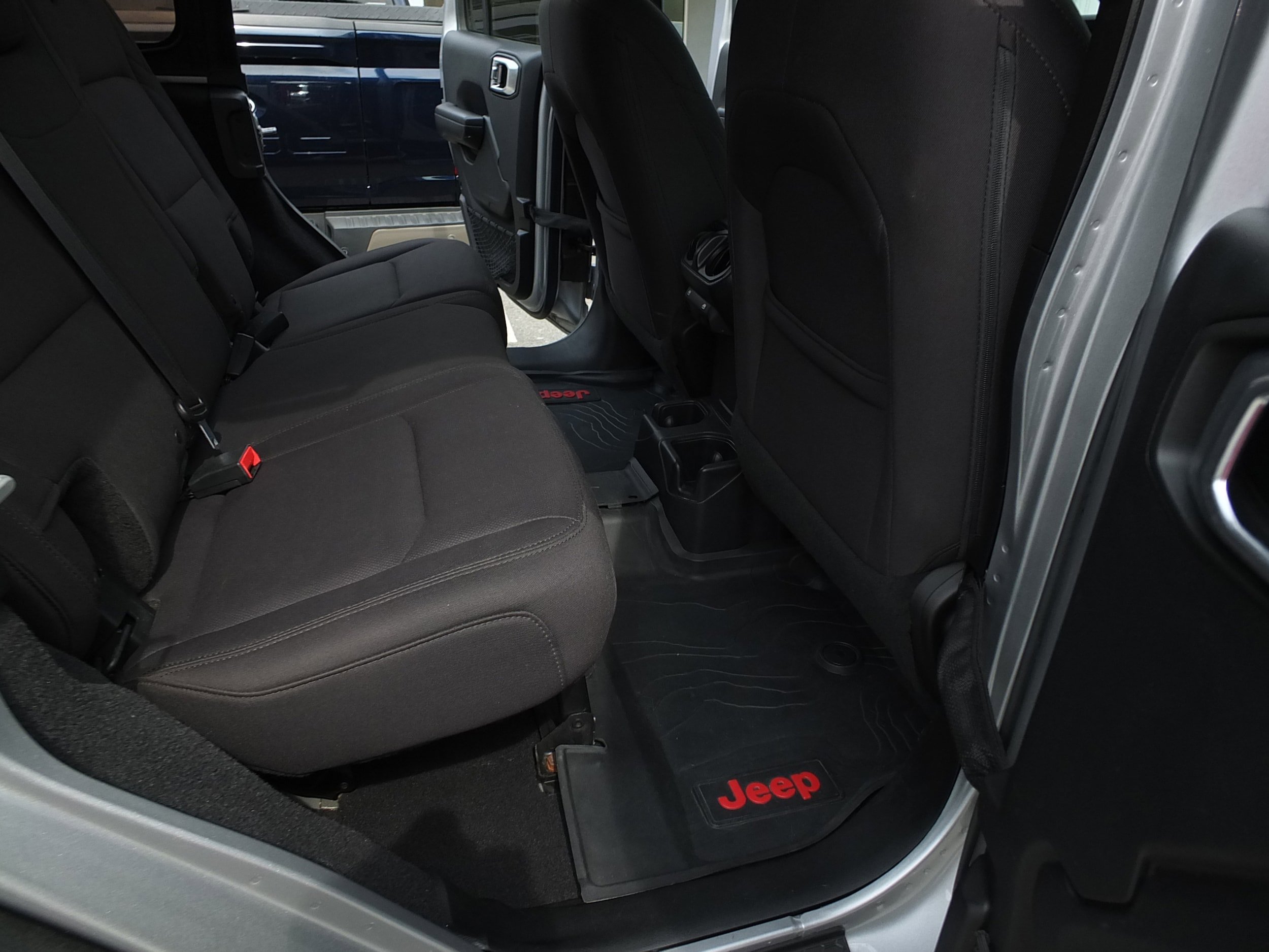 Used 2018 Jeep Wrangler Unlimited Sport S AWD/4WD image 13