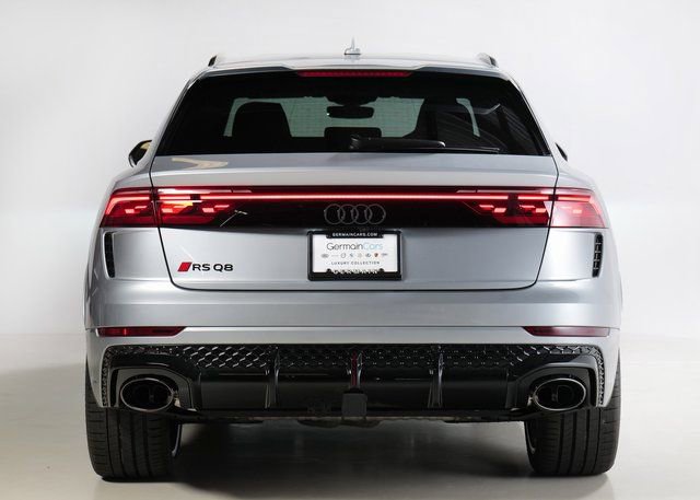 New 2025 Audi RS Q8 performance image 7
