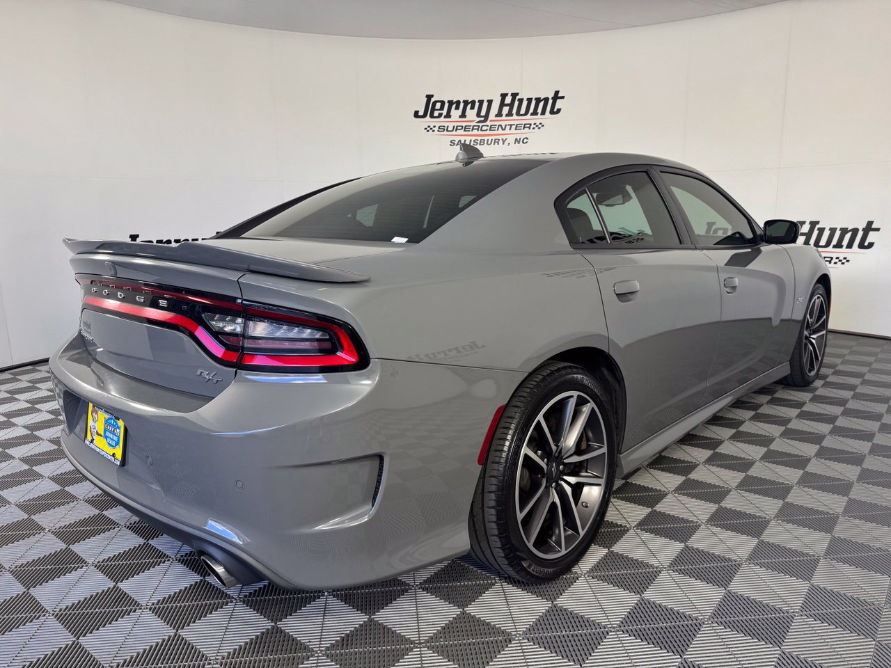 Used 2023 Dodge Charger R/T w/ Harman/Kardon Audio Group RWD image 5
