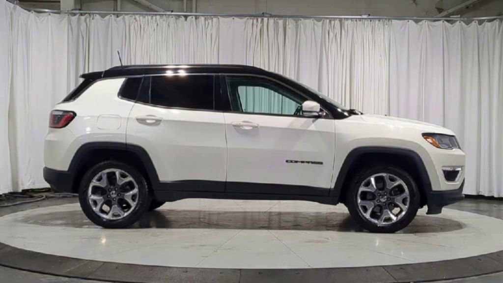Used 2019 Jeep Compass Limited image 11