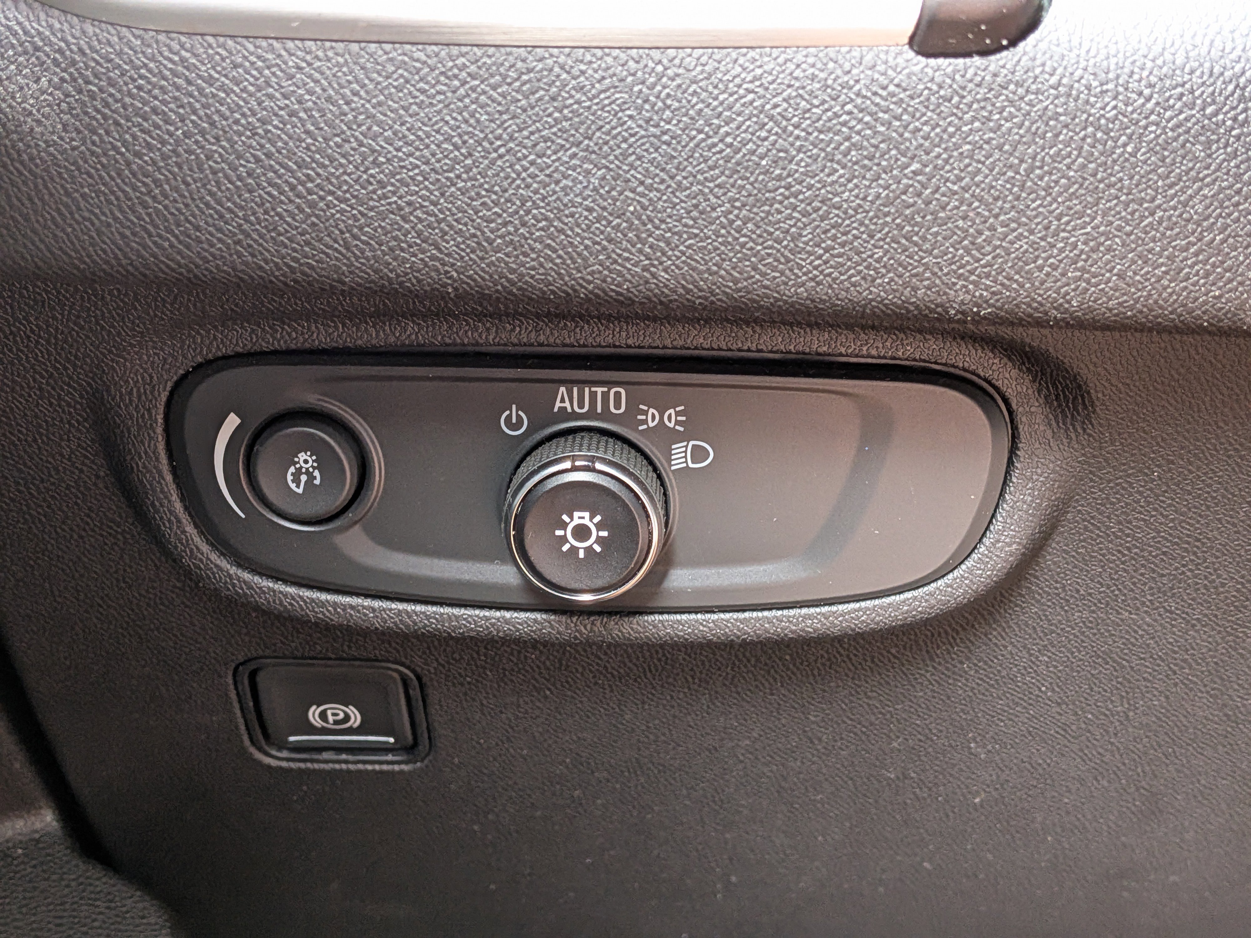 Used 2024 GMC Terrain SLE FWD image 23