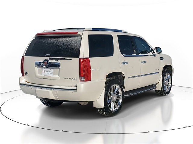 Used 2011 Cadillac Escalade AWD image 4