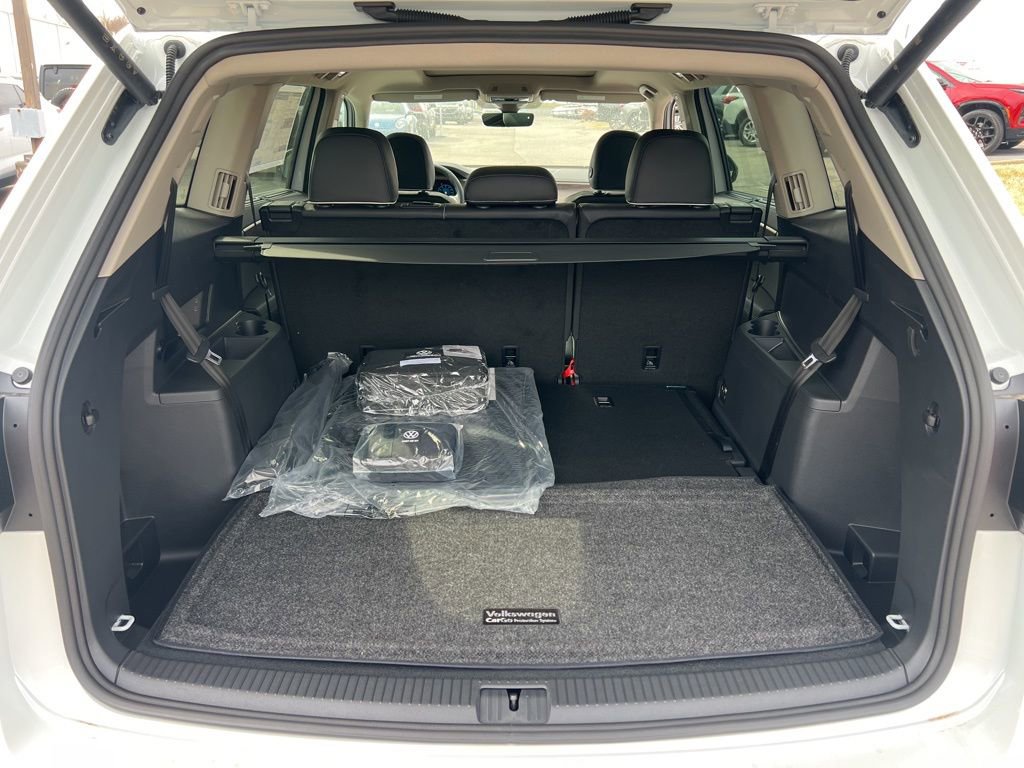 New 2026 Volkswagen Atlas SEL Premium R-Line image 13