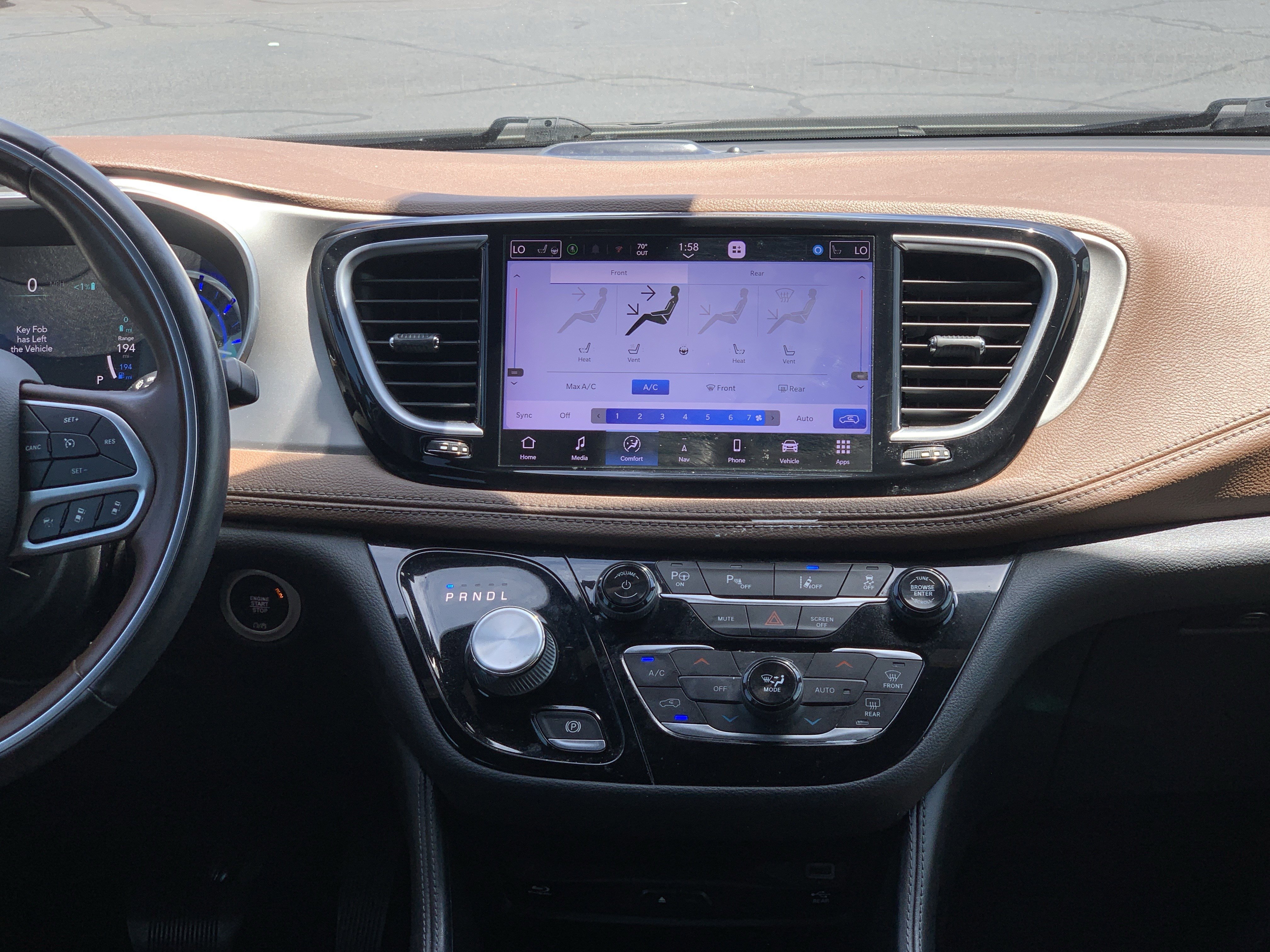 Used 2021 Chrysler Pacifica Limited w/ Uconnect Theater Family Group FWD image 31
