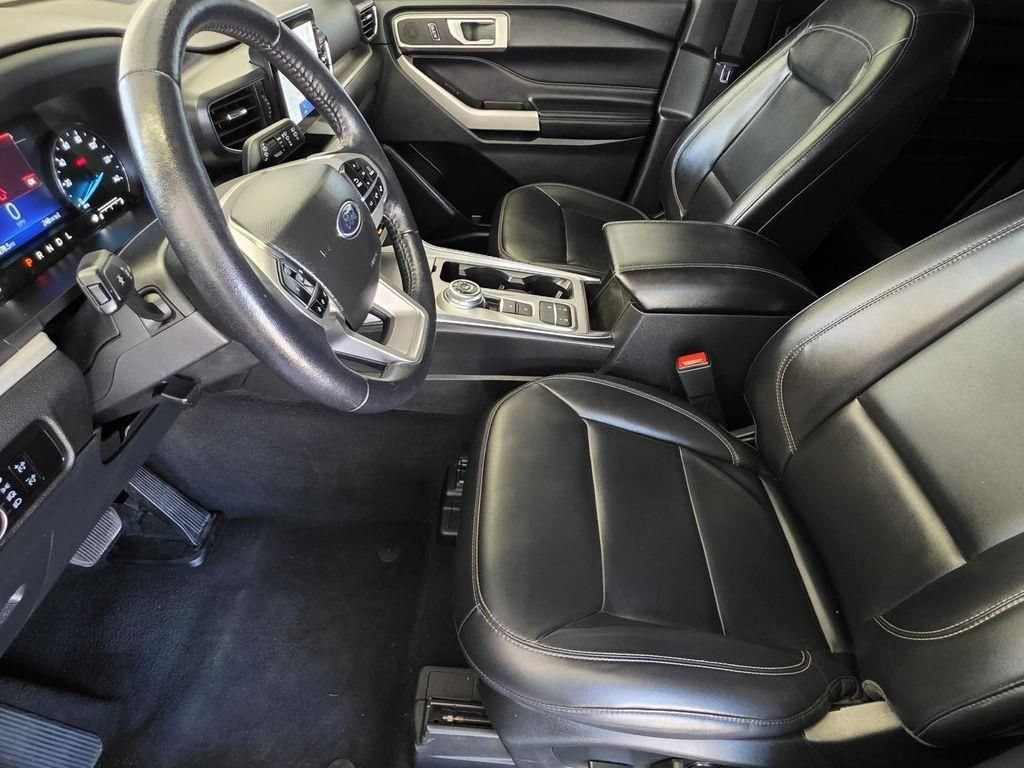 Used 2023 Ford Explorer XLT w/ Equipment Group 202A RWD image 7