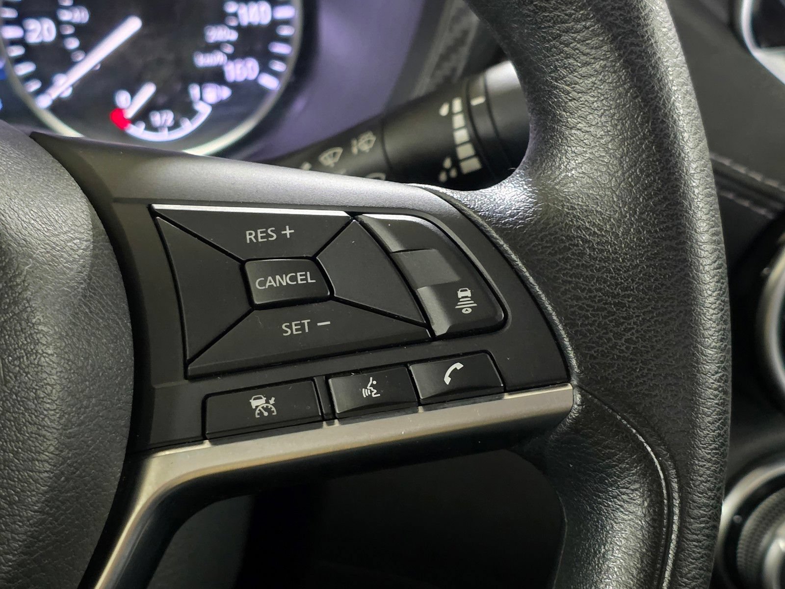 Used 2024 Nissan Sentra SV FWD image 31