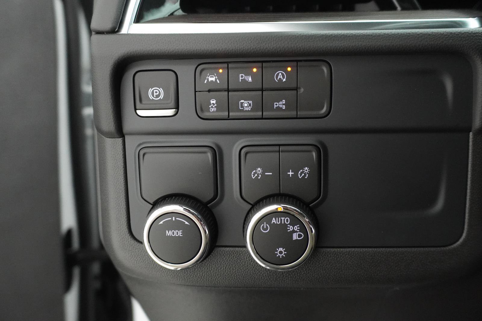 New 2026 Chevrolet Suburban LS w/ LPO, Chrome Package RWD image 18