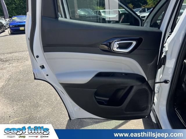 Certified 2022 Jeep Compass Limited AWD/4WD image 16