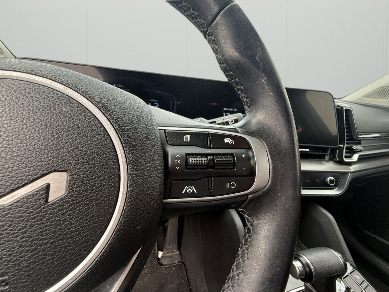 Used 2024 Kia Sportage EX FWD image 16