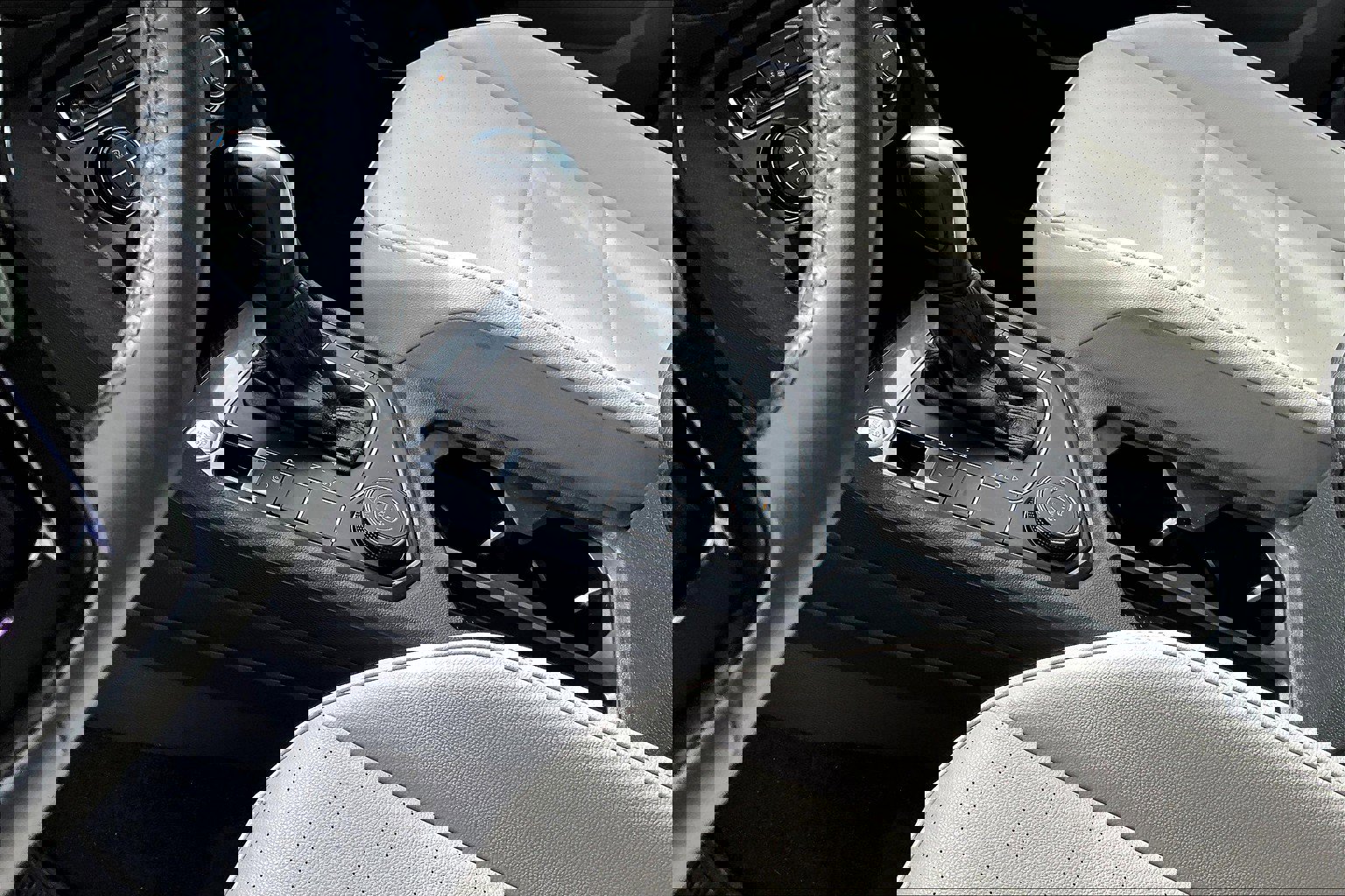 Used 2020 Volkswagen Tiguan SEL image 14