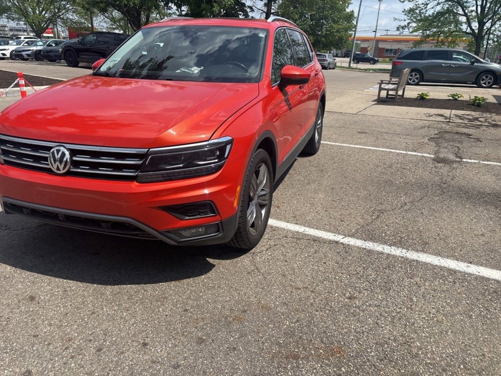 Used 2019 Volkswagen Tiguan SEL Premium w/ 3rd Row Seat Package AWD/4WD image 3
