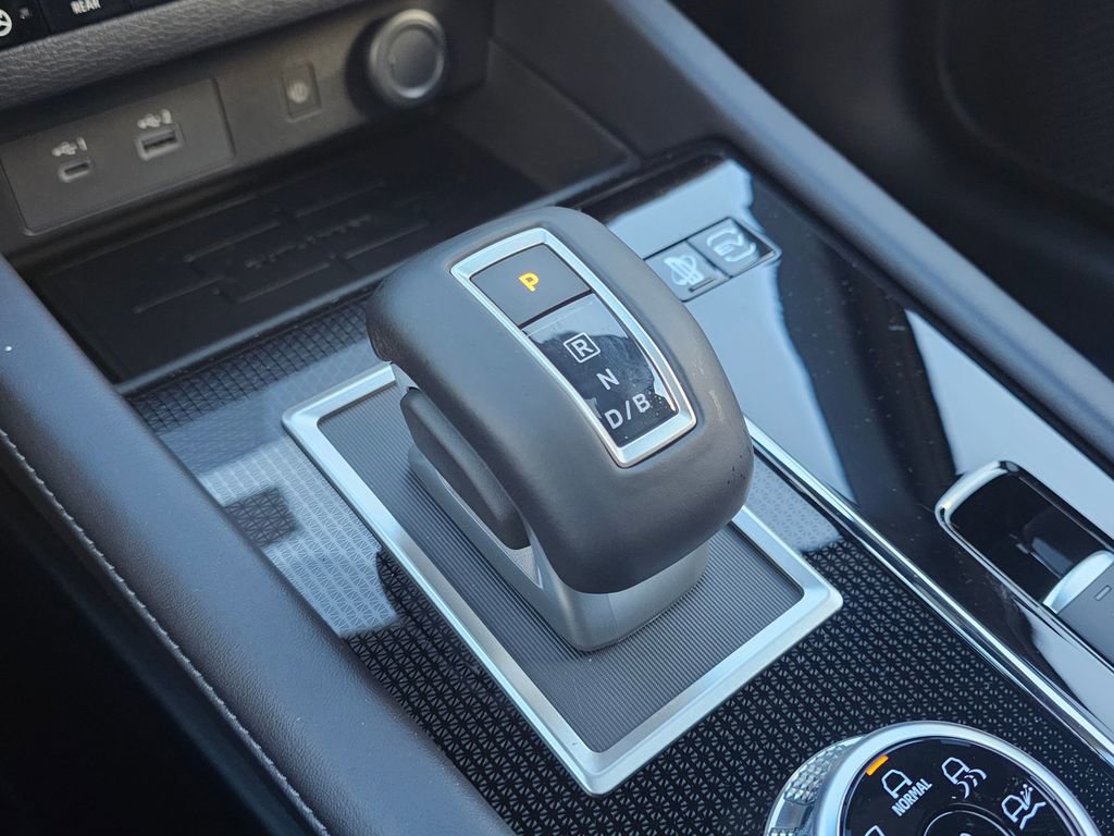 New 2025 Mitsubishi Outlander SEL Black Edition image 24