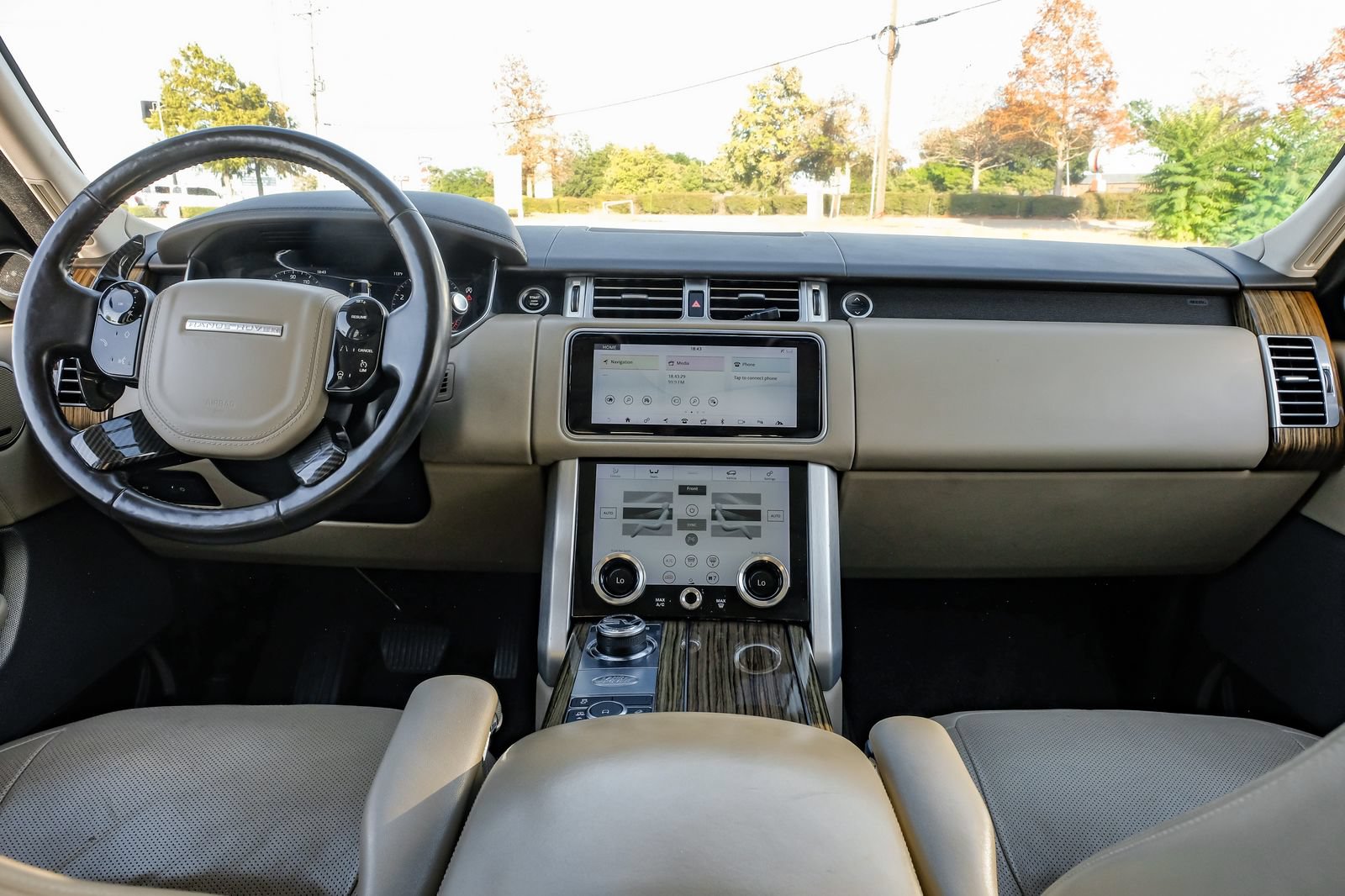 Used 2018 Land Rover Range Rover Supercharged AWD/4WD image 16