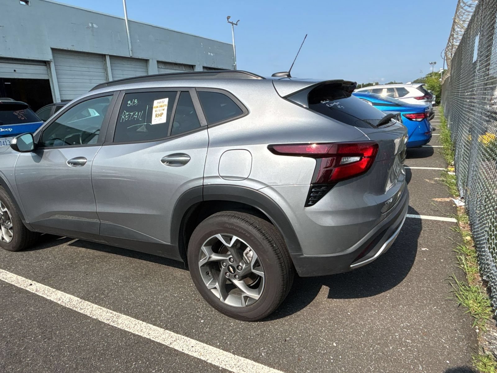 Used 2025 Chevrolet Trax LT w/ LT Convenience Package FWD image 12