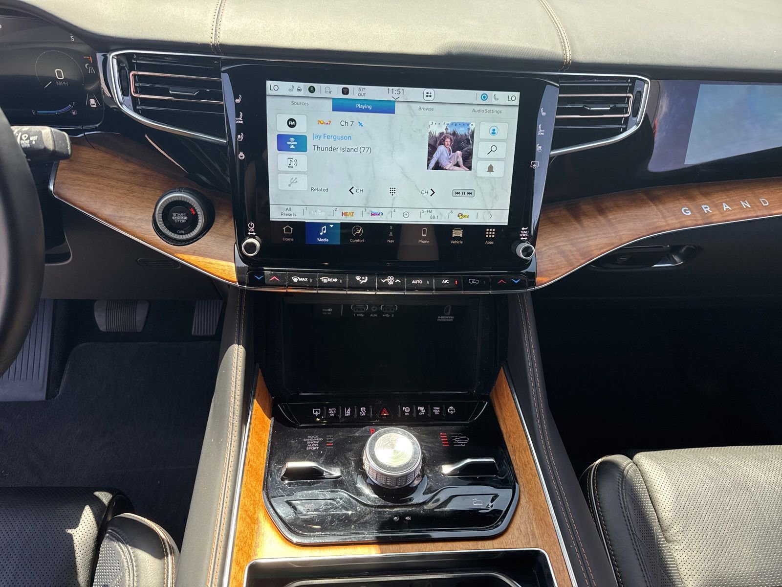 Used 2022 Jeep Grand Wagoneer Series III AWD/4WD image 22