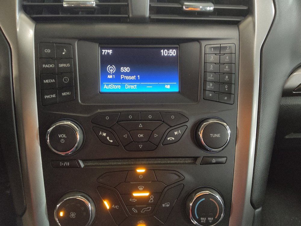 Used 2017 Ford Fusion SE FWD image 25