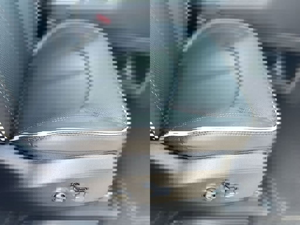 New 2026 Chrysler Pacifica Limited image 27