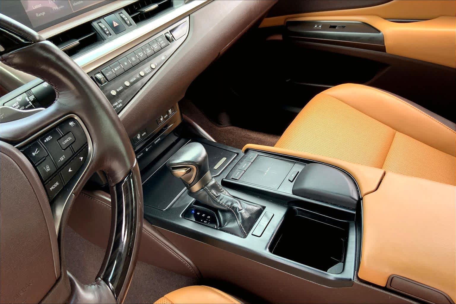 Used 2019 Lexus ES 350 w/ Premium Package FWD image 16