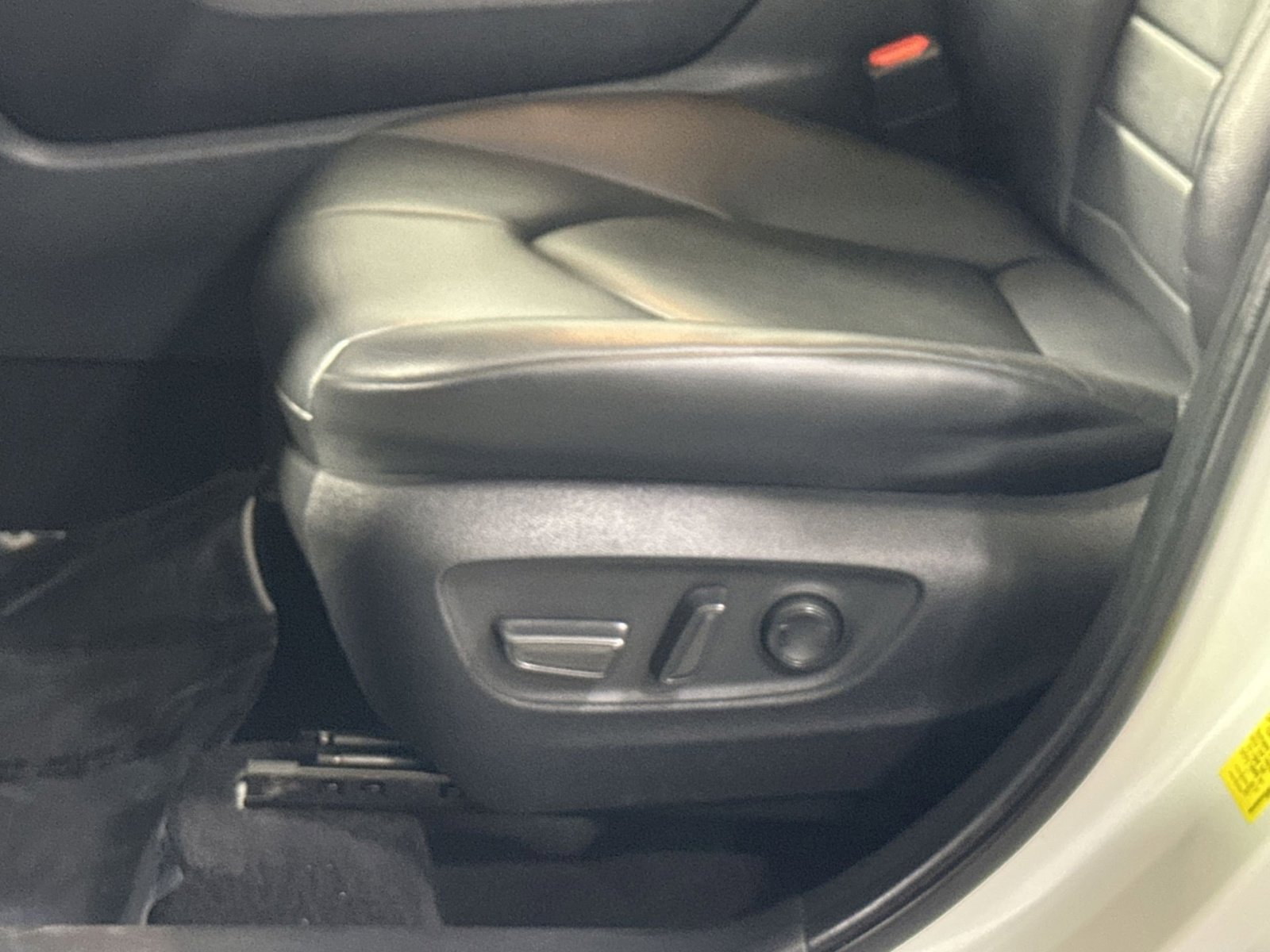 Used 2023 Toyota Highlander XLE image 14