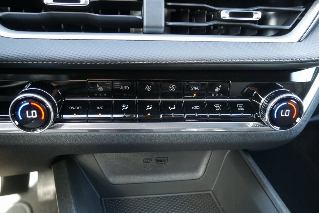 New 2025 Chevrolet Equinox LT w/ Convenience Package II image 11