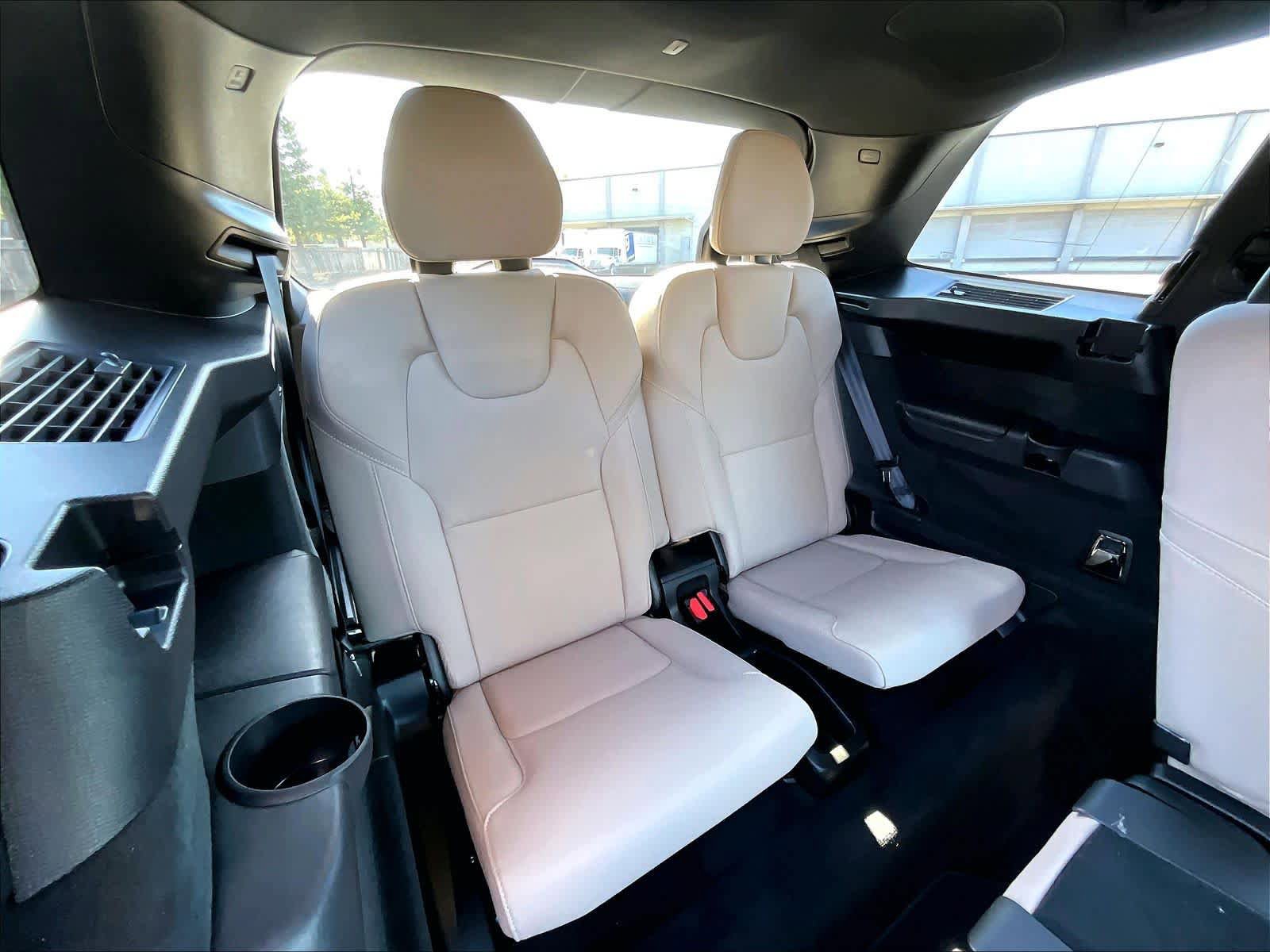 Used 2026 Volvo XC90 B6 Plus w/ Protection Package Premier AWD/4WD image 31