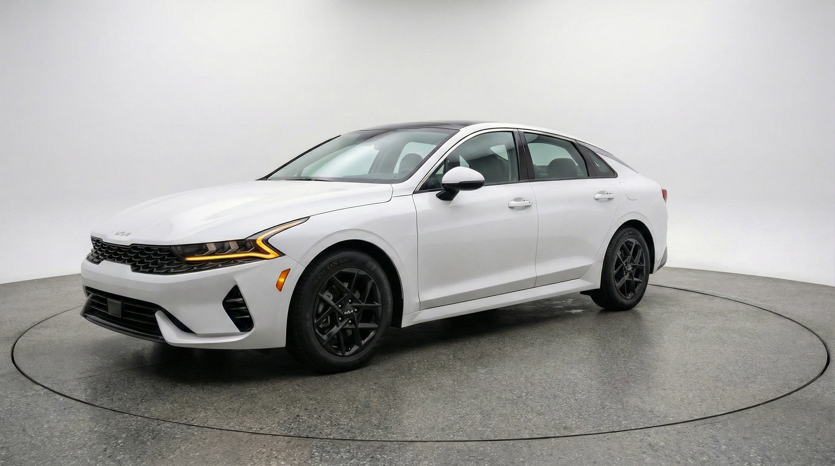 Used 2025 Kia K5 LXS FWD image 3