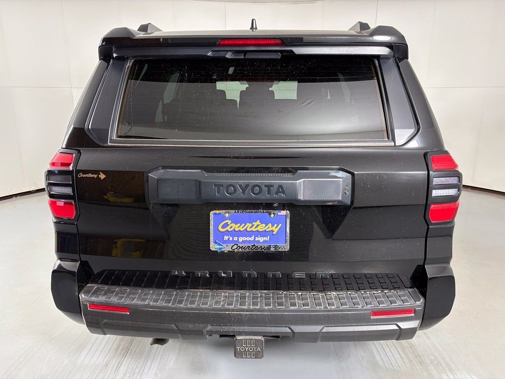 Used 2025 Toyota 4Runner SR5 AWD/4WD image 7
