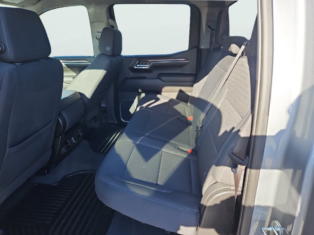 Used 2023 Chevrolet Silverado 1500 LT AWD/4WD image 33