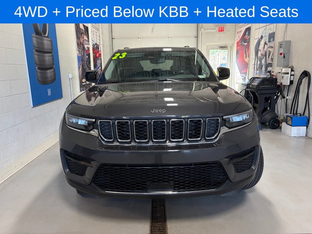 Used 2023 Jeep Grand Cherokee Laredo AWD/4WD image 3