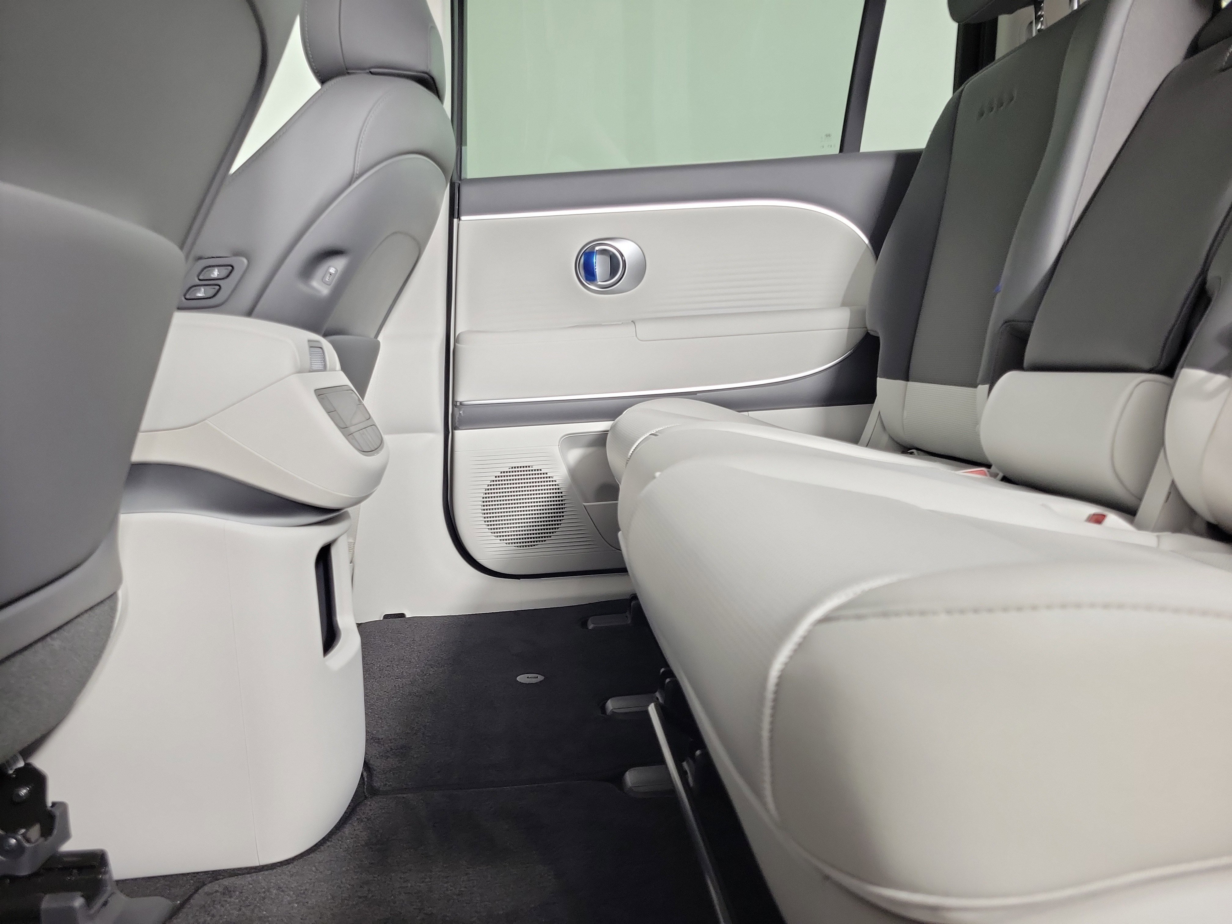 New 2026 Hyundai Ioniq 9 SEL image 33