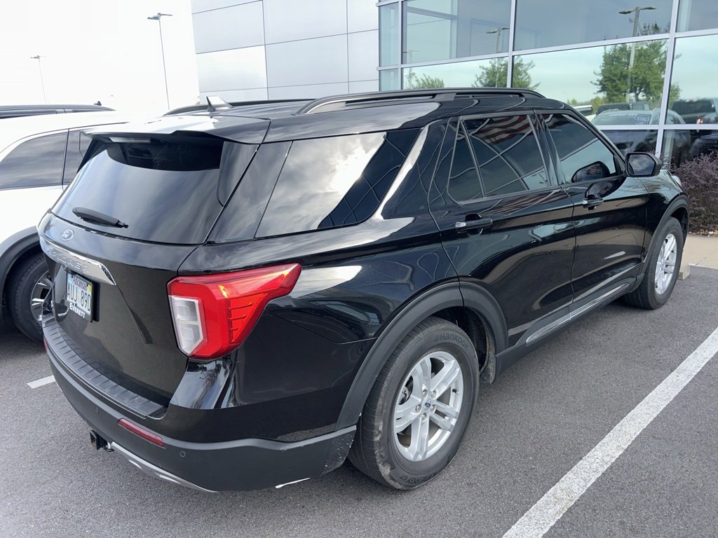 Used 2023 Ford Explorer XLT w/ Equipment Group 202A image 9