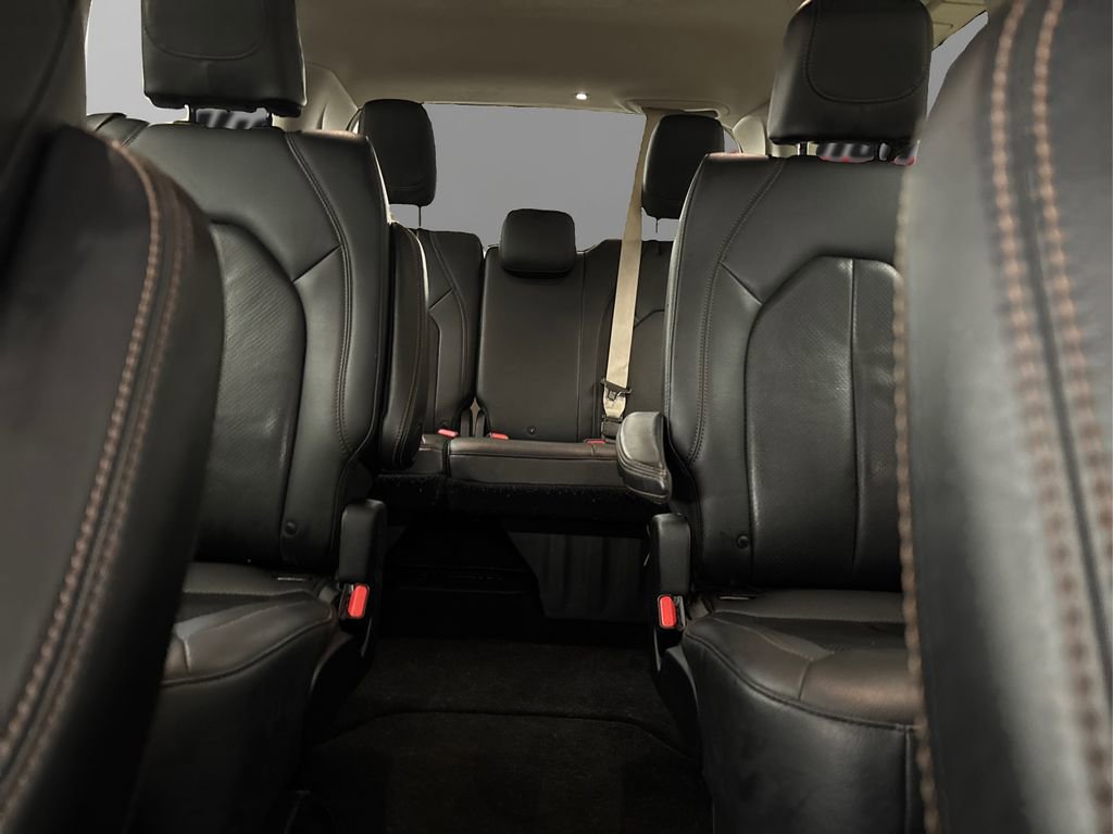 Used 2019 Chrysler Pacifica Touring-L image 19