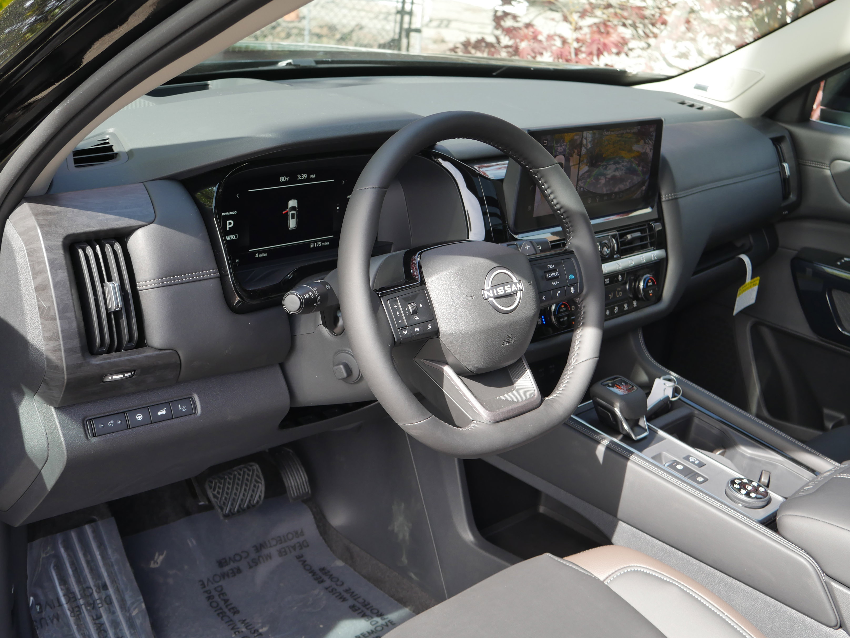 New 2026 Nissan Pathfinder Platinum AWD/4WD image 4