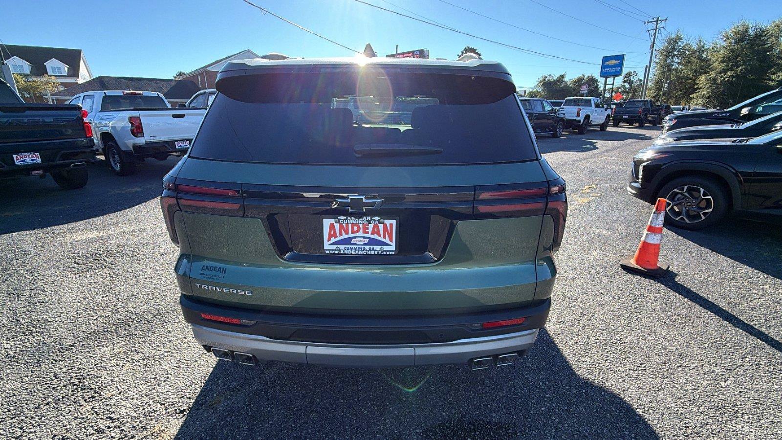 New 2027 Chevrolet Traverse LT w/ Driver Confidence Package FWD image 10