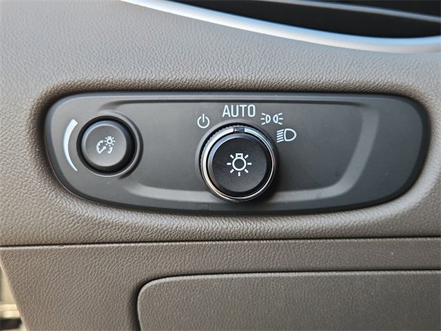 Used 2022 Chevrolet Malibu LT image 17