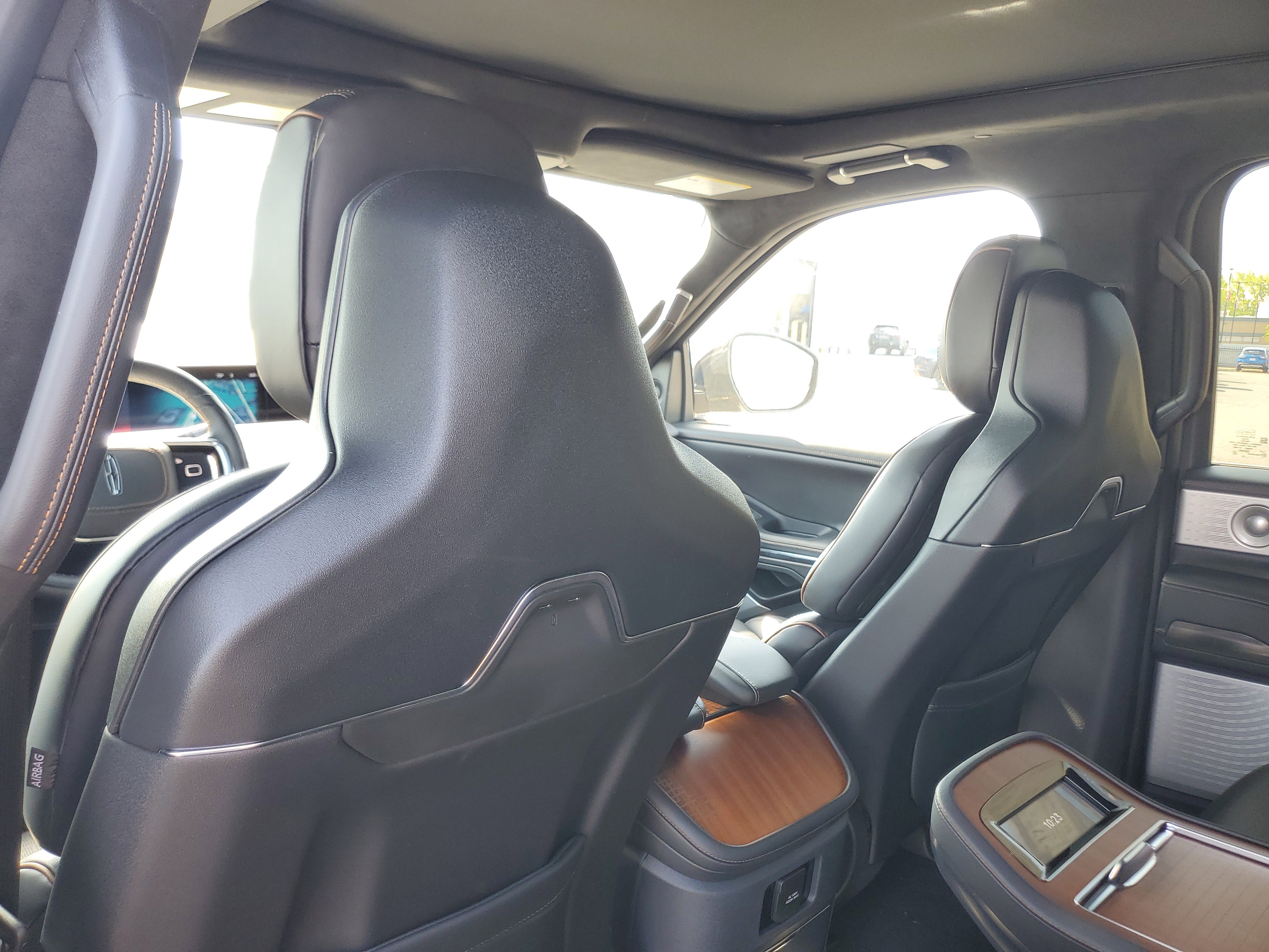 New 2026 Lincoln Navigator L Black Label AWD/4WD image 28