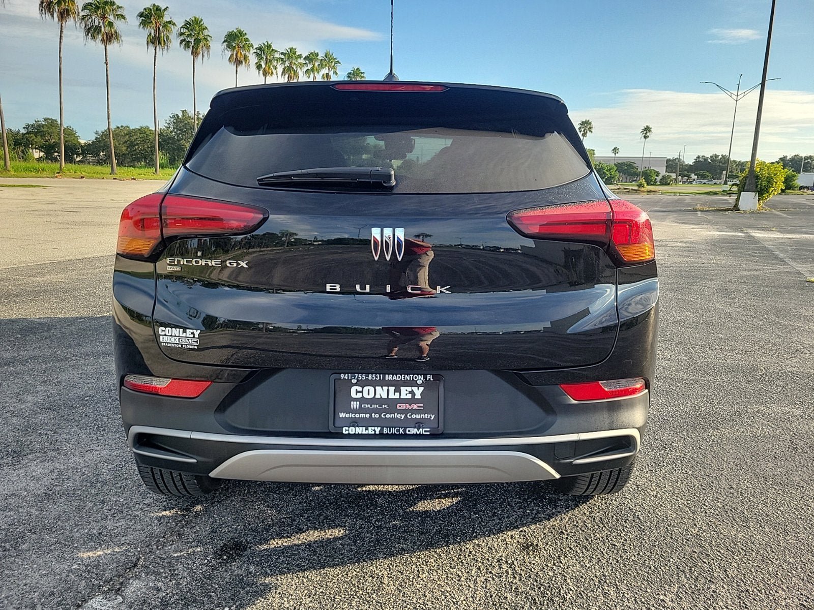 Certified 2024 Buick Encore GX Preferred w/ Comfort Package AWD/4WD image 8