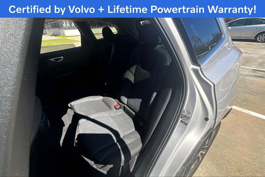 Used 2023 Volvo XC60 B5 Core image 33