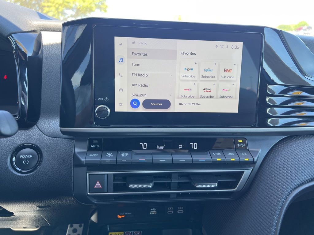 Used 2025 Toyota Camry SE image 29