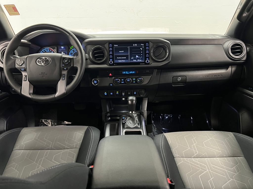 Used 2022 Toyota Tacoma TRD Sport w/ Technology Package image 14