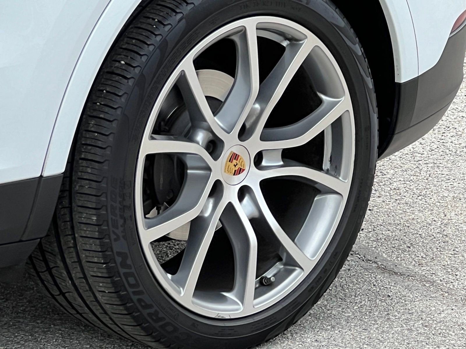 Certified 2020 Porsche Cayenne AWD/4WD image 12