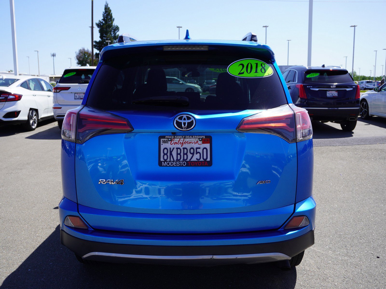 Used 2018 Toyota RAV4 XLE w/ Plus Extra Value Package AWD/4WD image 9