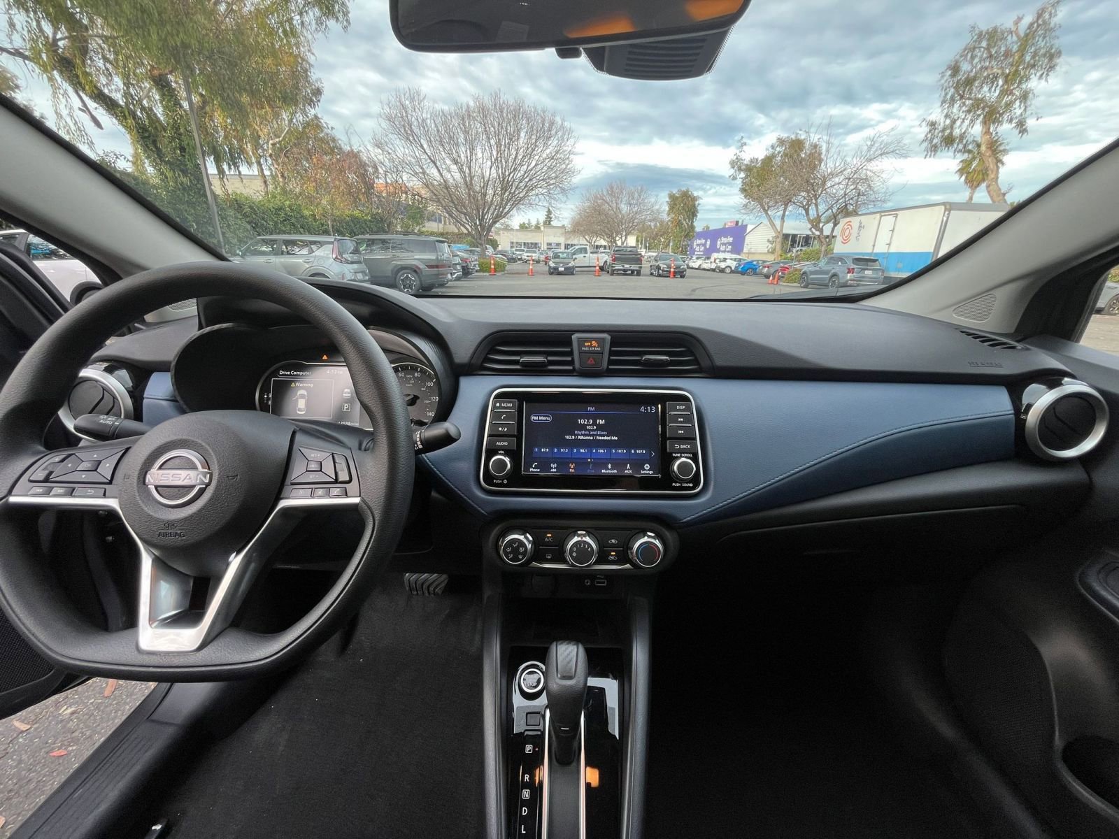 Used 2025 Nissan Versa SV image 31