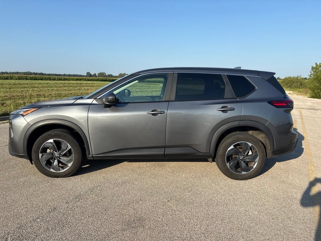 Used 2024 Nissan Rogue SV AWD/4WD image 7