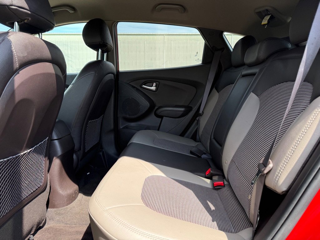 Used 2013 Hyundai Tucson GLS image 12