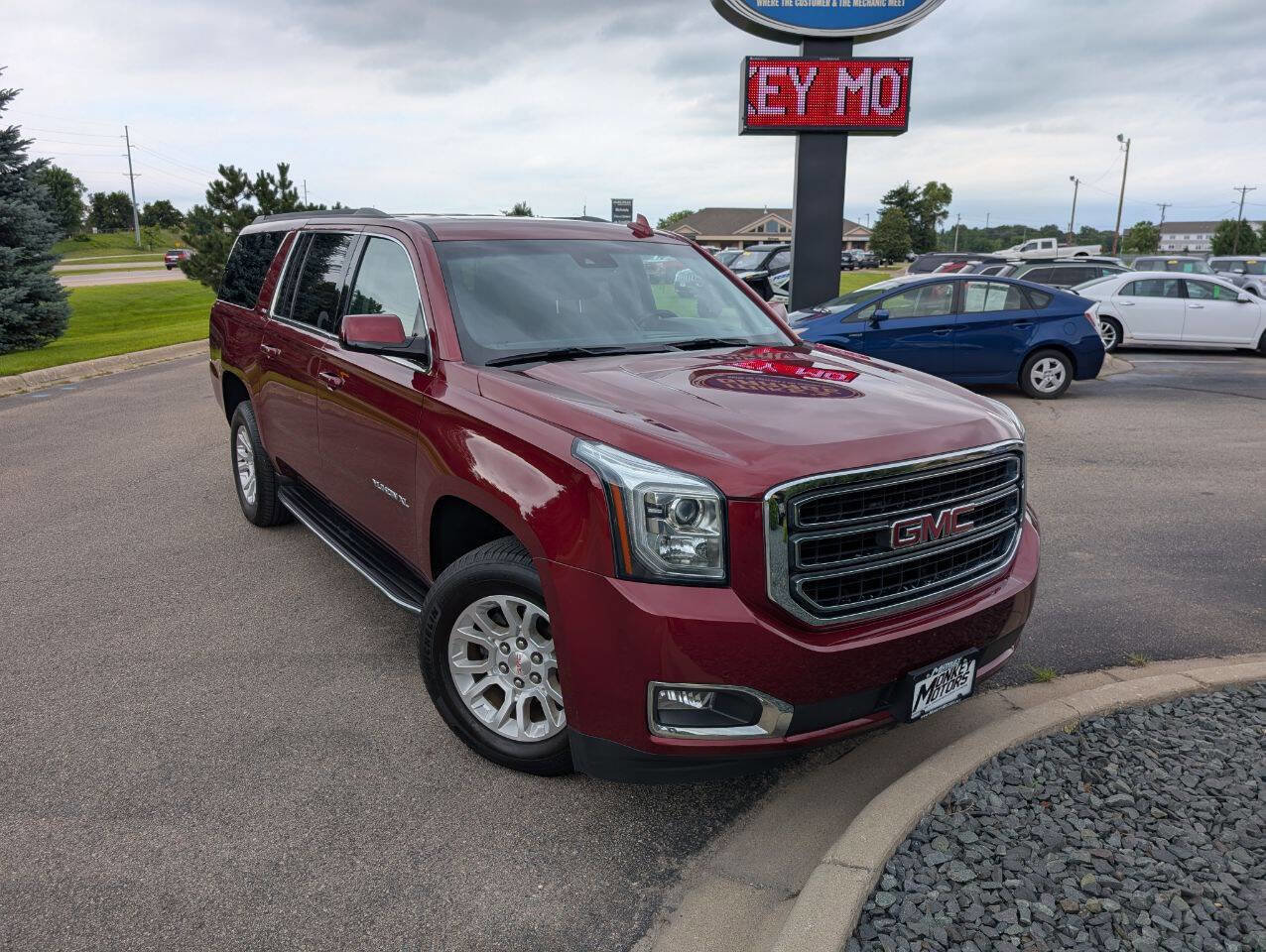 Used 2019 GMC Yukon XL SLT w/ Open Road Package image 2