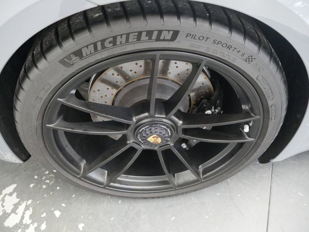 Certified 2024 Porsche 911 Targa 4 GTS AWD/4WD image 15