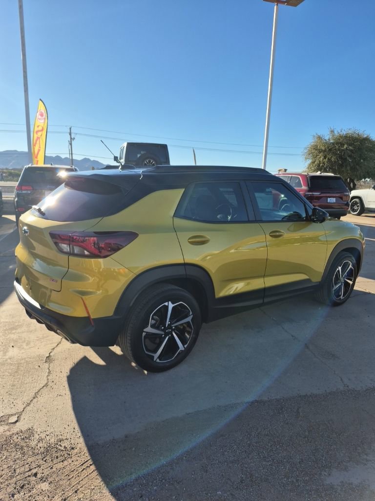 Used 2023 Chevrolet TrailBlazer RS w/ Sun and Liftgate Package FWD image 5