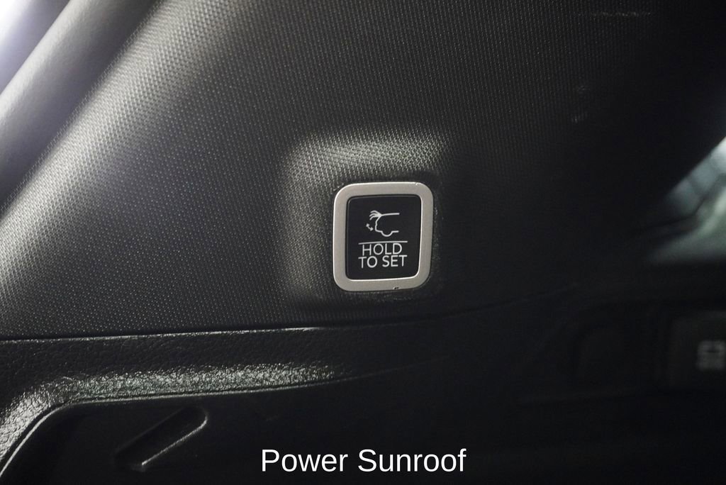 Used 2023 Jeep Grand Cherokee Altitude image 6