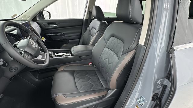 New 2026 Nissan Pathfinder Platinum image 10